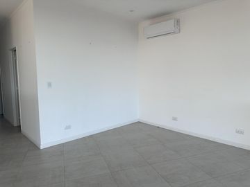 Local VEN Street  Center, Villanueva - Tigre - Laguna Grande