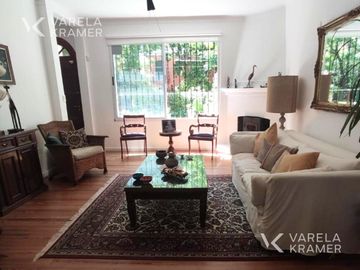 Casa en venta en Martinez con pileta y jardín