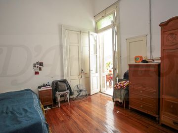 P.H. de 4 ambientes con  patio cubierto, terraza en Boedo