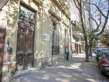 P.H. de 4 ambientes con  patio cubierto, terraza en Boedo