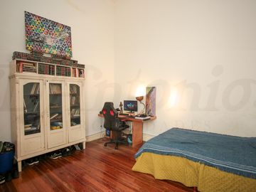 P.H. de 4 ambientes con  patio cubierto, terraza en Boedo