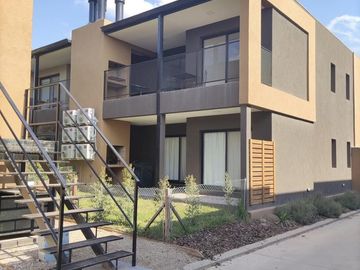 Departamento 2 ambientes en ALQUILER  PB con jardin  ALTOS DE PILAR