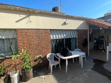 TERRENO CON 2 CHALET CONSTRUIDOS - EN GRAN ESTADO