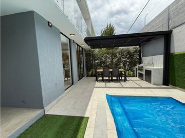 Tumbaco, Casa en Venta, 171m2, 4 Habitaciones