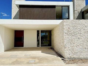 Casa de 3 recámaras en venta  dentro de privada en Conkal