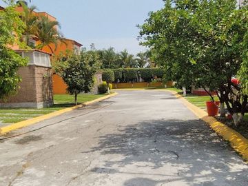¡Casa en venta frente a la alberca y palapa! 🏡