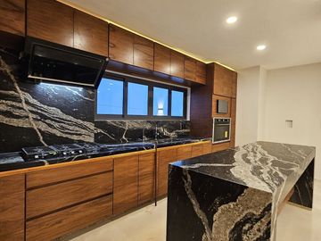 En Venta, Residencia de Lujo en exclusiva Privada dentro de Mérida, Yucatán