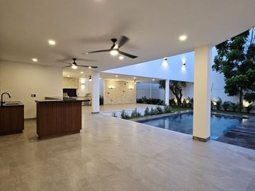 En Venta, Residencia de Lujo en exclusiva Privada dentro de Mérida, Yucatán