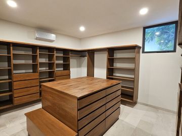 En Venta, Residencia de Lujo en exclusiva Privada dentro de Mérida, Yucatán