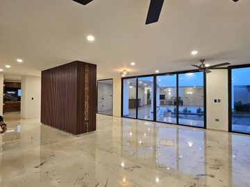 En Venta, Residencia de Lujo en exclusiva Privada dentro de Mérida, Yucatán