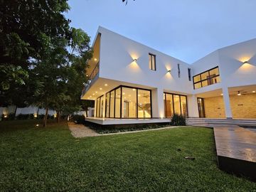 En Venta, Residencia de Lujo en exclusiva Privada dentro de Mérida, Yucatán