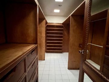 En Venta, Casa en la Col. México Nte, Esquina, 6 Rec. 6 baños Terreno 1,160 m2