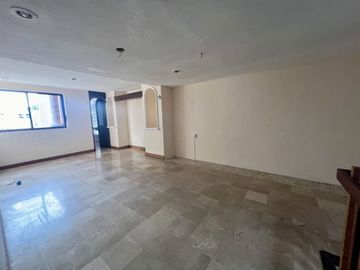 En Venta, Casa en la Col. México Nte, Esquina, 6 Rec. 6 baños Terreno 1,160 m2