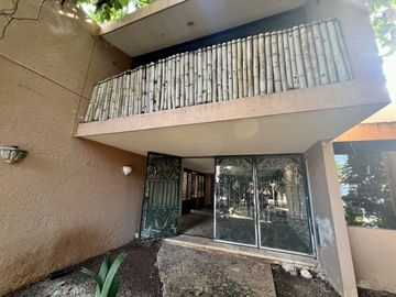 En Venta, Casa en la Col. México Nte, Esquina, 6 Rec. 6 baños Terreno 1,160 m2