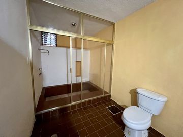 En Venta, Casa en la Col. México Nte, Esquina, 6 Rec. 6 baños Terreno 1,160 m2