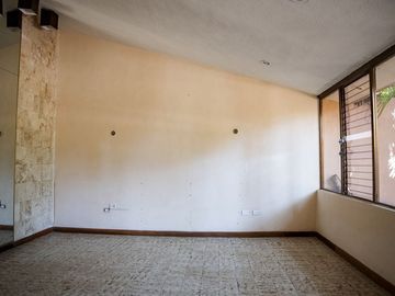 En Venta, Casa en la Col. México Nte, Esquina, 6 Rec. 6 baños Terreno 1,160 m2