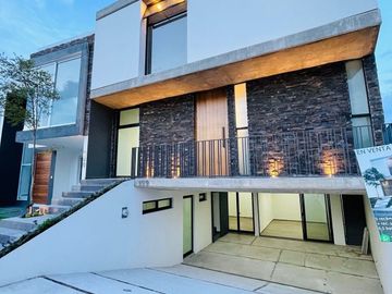 Casa en Venta en Soaré 2 Coto 1, Solares, Zapopan, Jalisco.