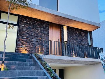 Casa en Venta en Soaré 2 Coto 1, Solares, Zapopan, Jalisco.