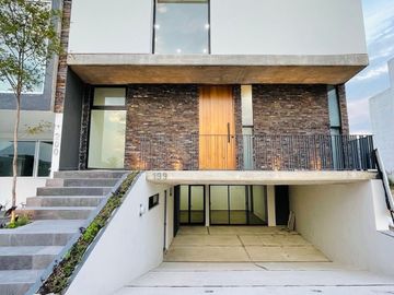 Casa en Venta en Soaré 2 Coto 1, Solares, Zapopan, Jalisco.