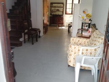 Se Alquila Casita para negocio o residencia.