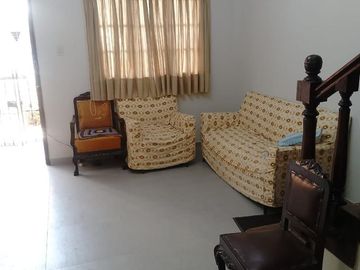 Se Alquila Casita para negocio o residencia.