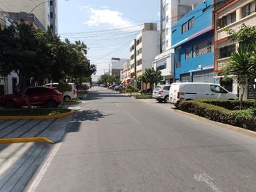 Se Alquila Casita para negocio o residencia.