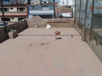 Se Alquila Casita para negocio o residencia.