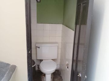 Se Alquila Casita para negocio o residencia.