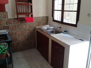 Se Alquila Casita para negocio o residencia.