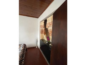 casa dos habitaciones y garage