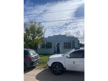 casa dos habitaciones y garage