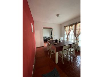 casa dos habitaciones y garage