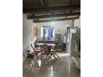 casa dos habitaciones y garage