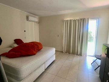 VENTA HERMOSA CASA EN BARRIO SOLARES DE MAIPU