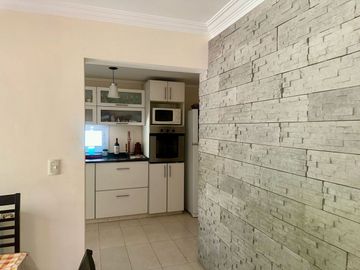 VENTA HERMOSA CASA EN BARRIO SOLARES DE MAIPU