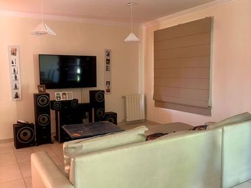 VENTA HERMOSA CASA EN BARRIO SOLARES DE MAIPU