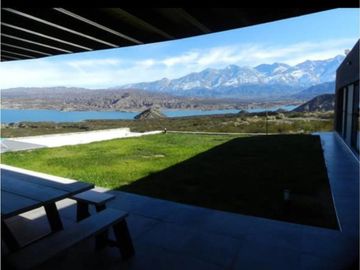 venta casa B Privado  frente al dique POTRERILLOS.