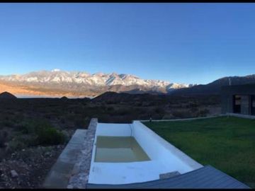 venta casa B Privado  frente al dique POTRERILLOS.
