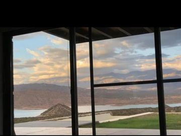 venta casa B Privado  frente al dique POTRERILLOS.
