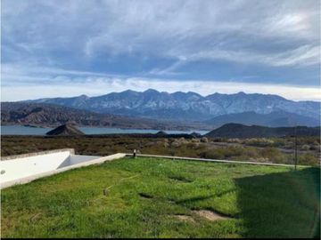 venta casa B Privado  frente al dique POTRERILLOS.