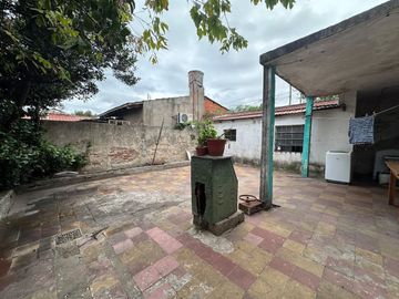 VENTA CASA 3 AMB C/PATIO Y GARAGE - CLAYPOLE
