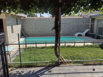 CASA EN VENTA DE 3 DORMITORIOS- LUZURIAGA - MAIPÚ