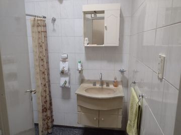 CASA EN VENTA DE 3 DORMITORIOS- LUZURIAGA - MAIPÚ