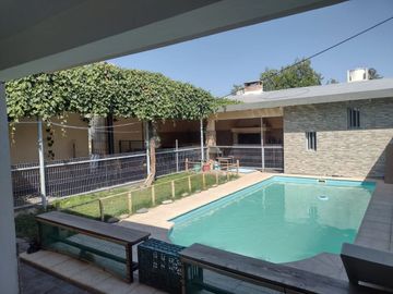 CASA EN VENTA DE 3 DORMITORIOS- LUZURIAGA - MAIPÚ