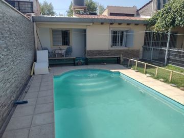 CASA EN VENTA DE 3 DORMITORIOS- LUZURIAGA - MAIPÚ
