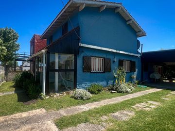 Venta casa 5 ambientes Camet Norte con parque