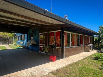 Venta casa 5 ambientes Camet Norte con parque