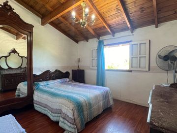 Venta casa 5 ambientes Camet Norte con parque