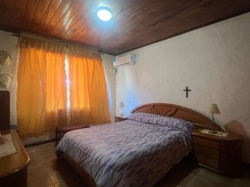 Venta casa 5 ambientes Camet Norte con parque