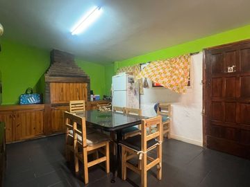 Venta casa 5 ambientes Camet Norte con parque